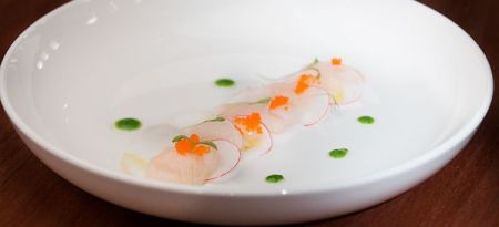 carpaccio de vieira e rabanete