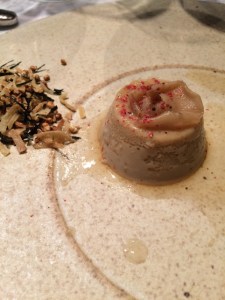 dom mousse de cogumelos caramelo de cebola arroz crocante