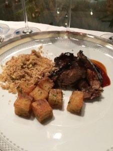 dom paleta de cordeiro farofa e batatas