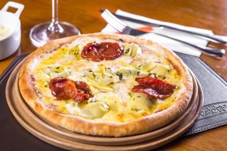 pizza com alcachofra